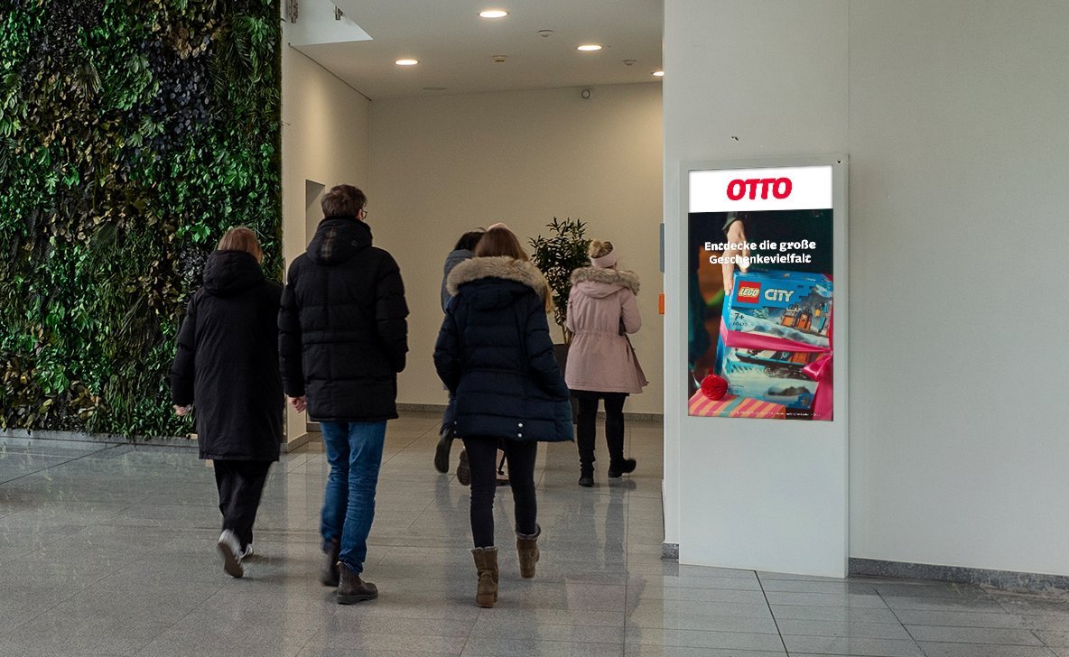OTTO retail campaign on ECN screen · Global Gate Düsseldorf · premium office DOOH