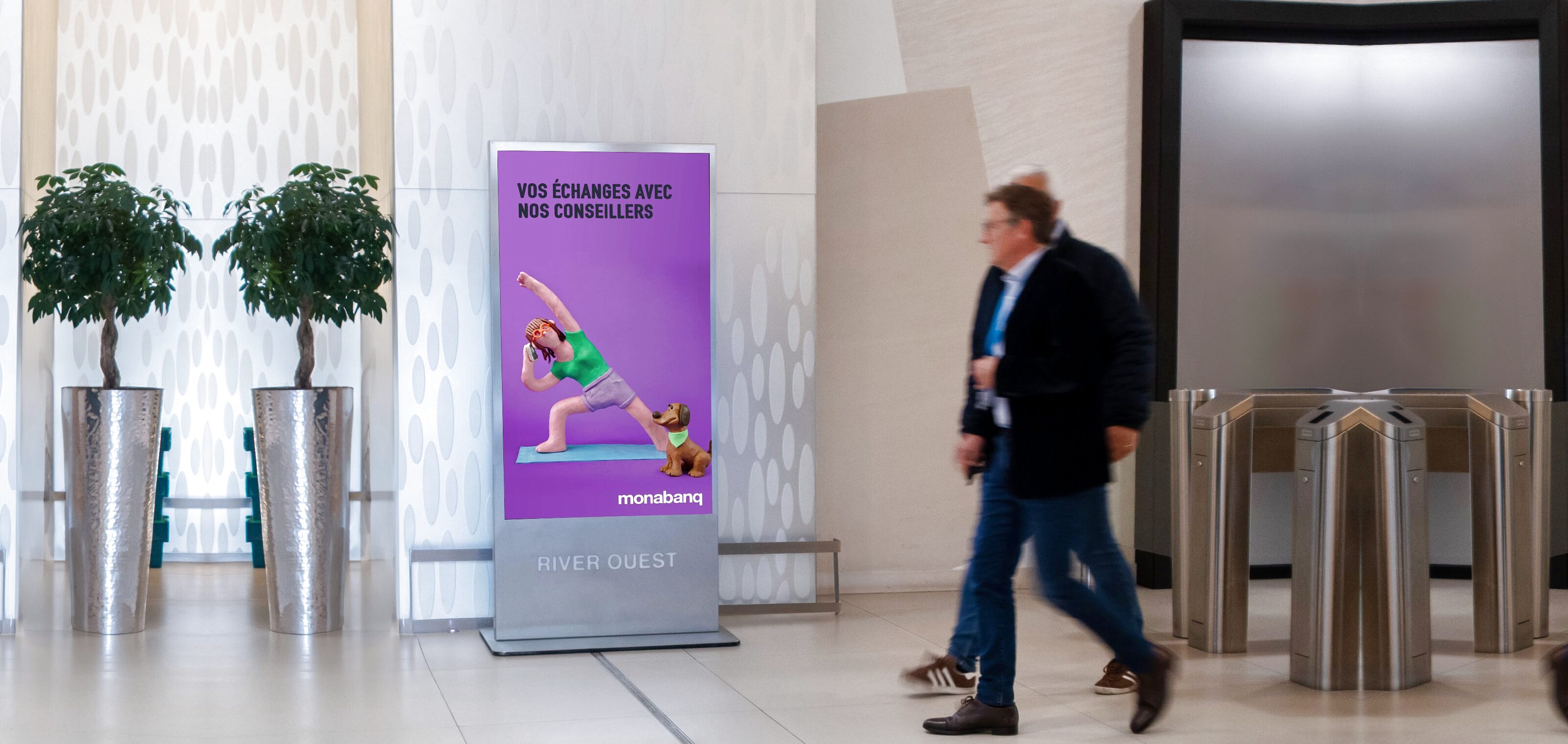 Monabanq · campagne pDOOH ECN au River Ouest, Nanterre · La Défense