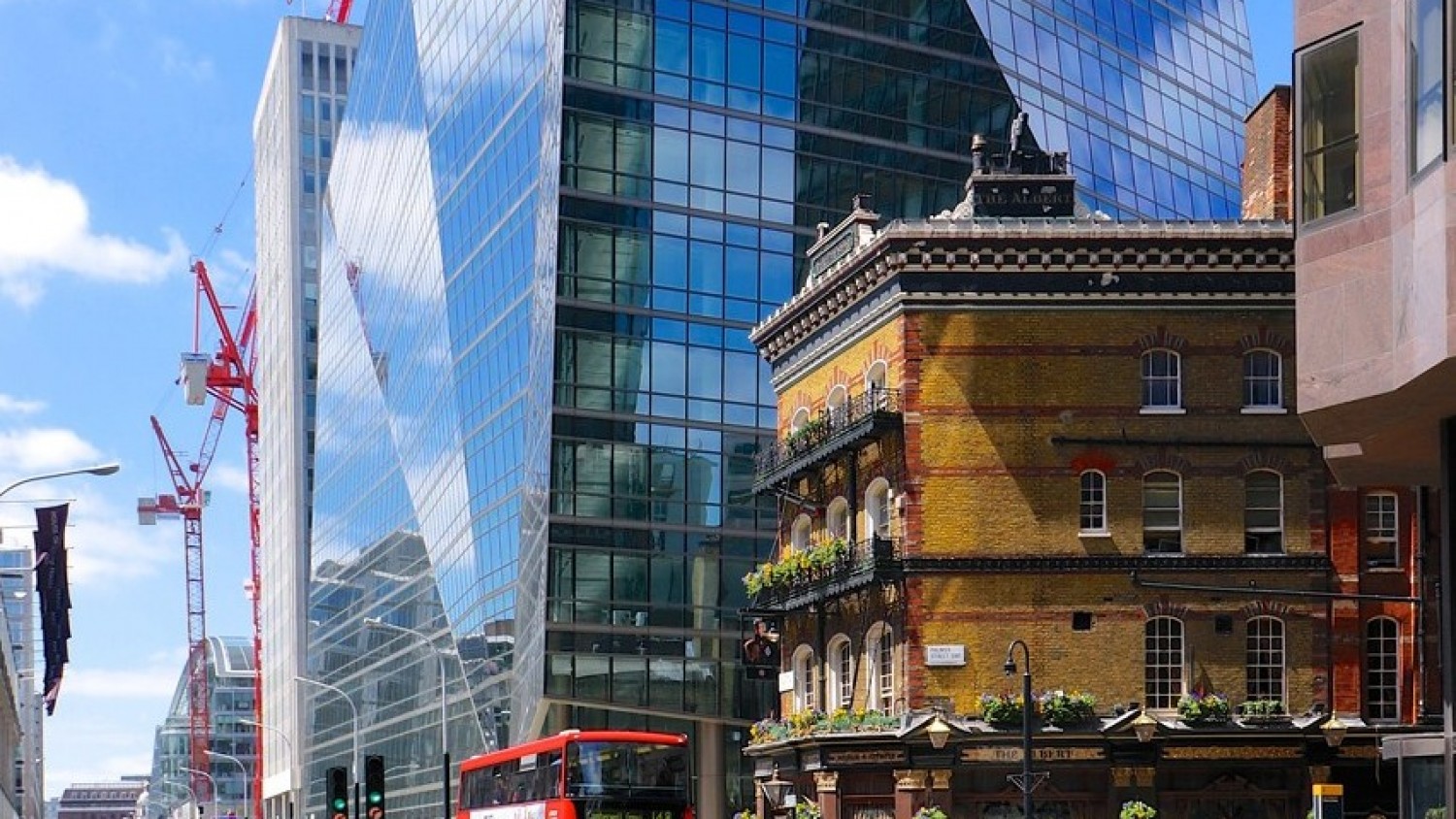 PROPERTY NEWS – WELCOME TO 62 BUCKINGHAM GATE | Executive Channel Network