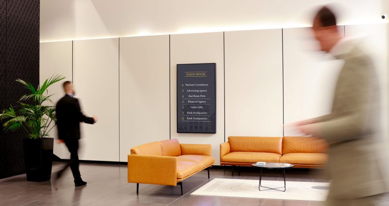 How Digital Signage Improves Tenant Communication in Offices